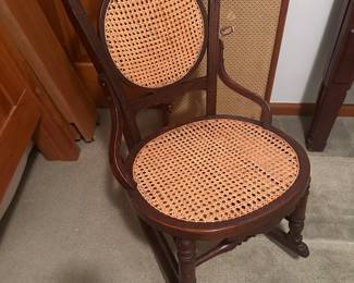 This is a lovely little wicker seat/back rocker! 