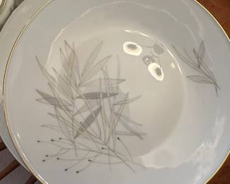 An outstanding Service for 8 set of ROSENTHAL Selb-Germany V China! MCM Pattern “Continental Grass”
