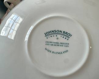 Here is another beautiful set of china! This is MCM Johnson’s Brothers “SUMMER CHINTZ” Pattern. Service for 8!