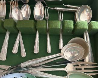 A beautiful STERLING Flatware Service for 8 , plus serving pieces and chest. EXCELLENT CONDITION!