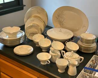 THIS is a beautiful MCM Rosenthal set of china! 