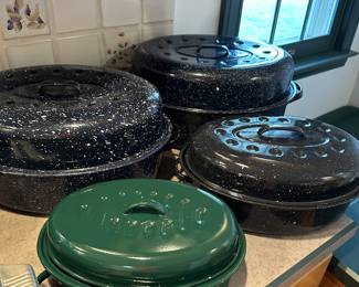 Four beautiful Roasters! Four different sizes and colors! Green, Black and Blue! Enamel on steel! 