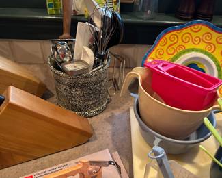 More kitchen utensils and some great kitchen accessories! 