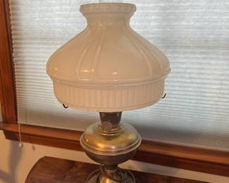 A lovely ALADDIN OIL LAMP! Electrified! 