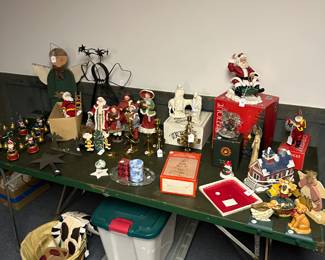 Table of vintage Christmas! 