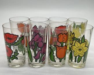 Eight Vintage Flower Themed Drinking Glasses