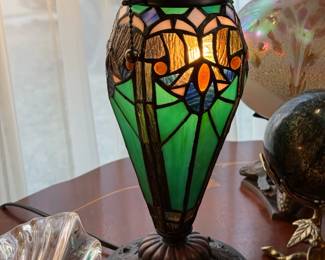 Tiffany Style-Stained Glass Green Peacock Lamp