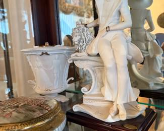 GIUSEPPE ARMANI 1973 "Roberta" Figurine