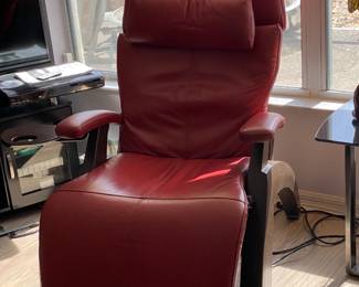 Human Touch Silhouette Electric Recliner