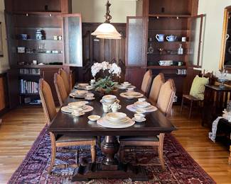 Dining Table with two large leaves