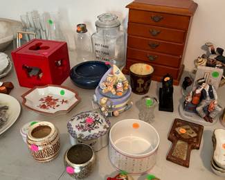 Jewelry boxes and collectibles