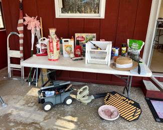 Gardening and lawn equipment