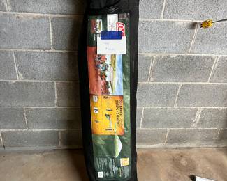 Pop up tent - 10’ x 10’