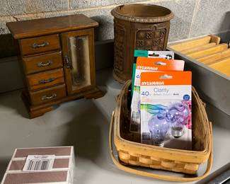 Jewelry box and lightbulbs