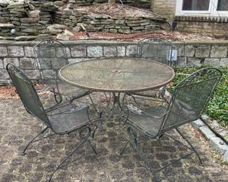 Vtg. Brown Jordan wrought iron pation furniture