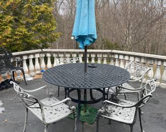 Vtg. Brown Jordan wrought iron pation furniture