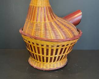 Rooster lidded basket 