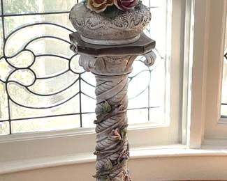 Capodimonte vase and stand