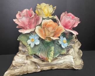 Capodimonte Center Piece Roses on a log