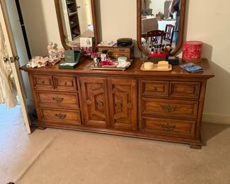 Thomasville Monterey Dresser w/ 2 Mirrors