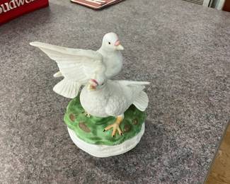 Porcelain White Doves Music Box