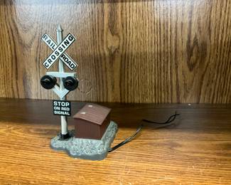 Lifelike G Scale Lighted Operating Railroad Crossing Signal 