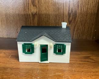 Plasticville / Littletown Plastics Cape Cod Cottage O Scale