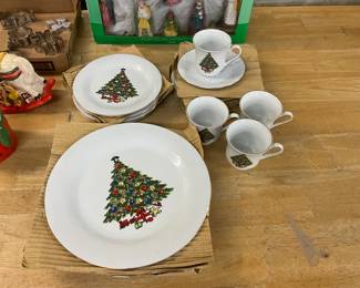 Christmas 4 person Set of China by Seagull