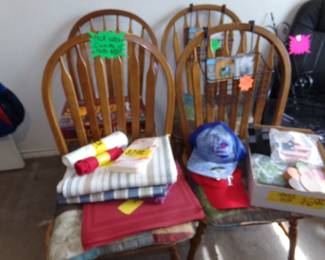 Four matching Dining Table Chairs - Linens - 