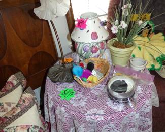lamp - Round side Table with Glass top - decor items