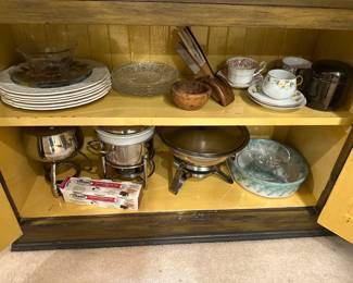 Serving dishes & fondue pot
