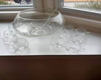 	#21	Riekes Crisa MCM punch bowl set. 16 pieces as is chip	 $60.00 				