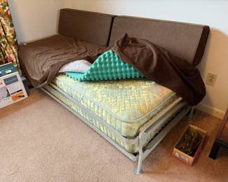 	#32	Vintage trundle bed with 2 mattresses and bedding	 $100.00 				