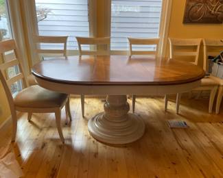 Kitchen table w/6 chairs Round to Oblong