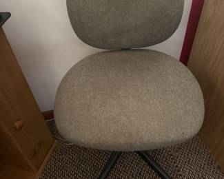 Office Chair
Original $40
NOW $10