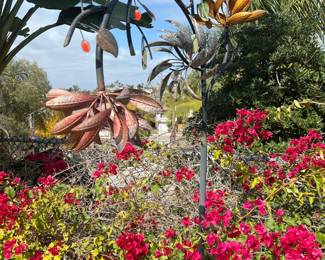 Fabulous Metal Floral Garden Decor