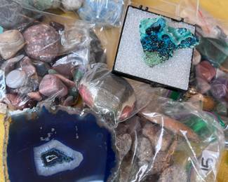 Lots of interesting rocks, stones, fossils, etc 