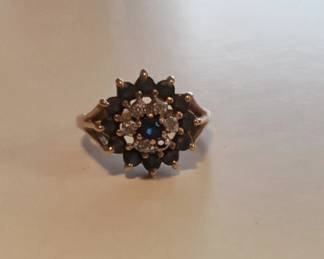 Blue Sapphire, Diamonds and Gold Cocktail Ring