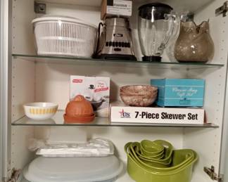 Kitchen Cupboard Lot