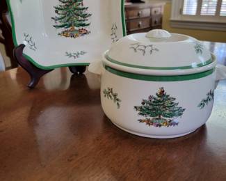 Spode Christmas Tree, there is an extensive collection of serving, occasional & dinner ware. 