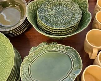 CABBAGE DINNER WARE BORDALLO PINHEIRO