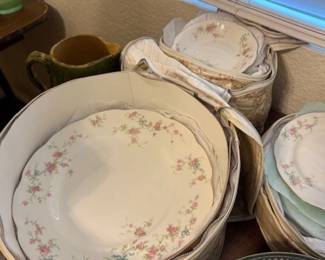 VINTAGE CHINA SET IN CASE