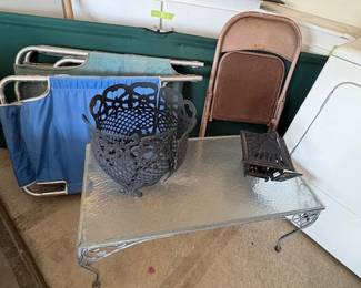 OUTDOOR TABLE