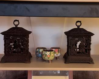 Pr of great Asian motif lanterns. 