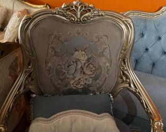 Exquisite French-Style Salon Set: Ornate Carved and Gilded Loveseat & Armchairs