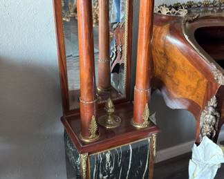 Ornate Mirrored Pedestal/Display Stand with Decorative Columns