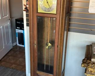 Howard Miller Grandfather Clock, Model TS412