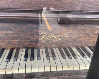 Hoffmann Vintage Spinet Piano / Console Piano