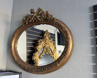 Ornate Gilt Oval Mirror - A Touch of Classic Elegance
