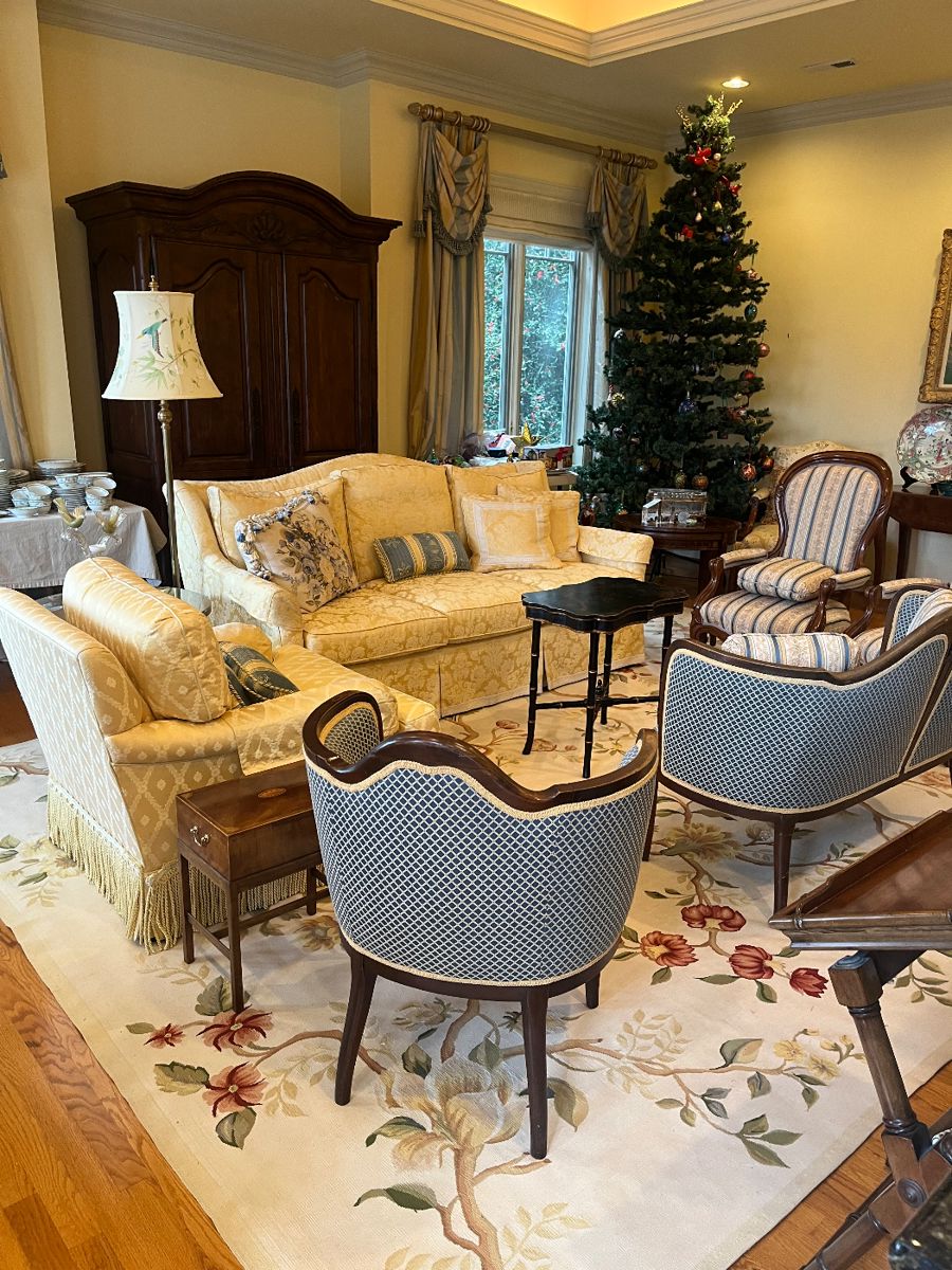 Overview of items in the sale.